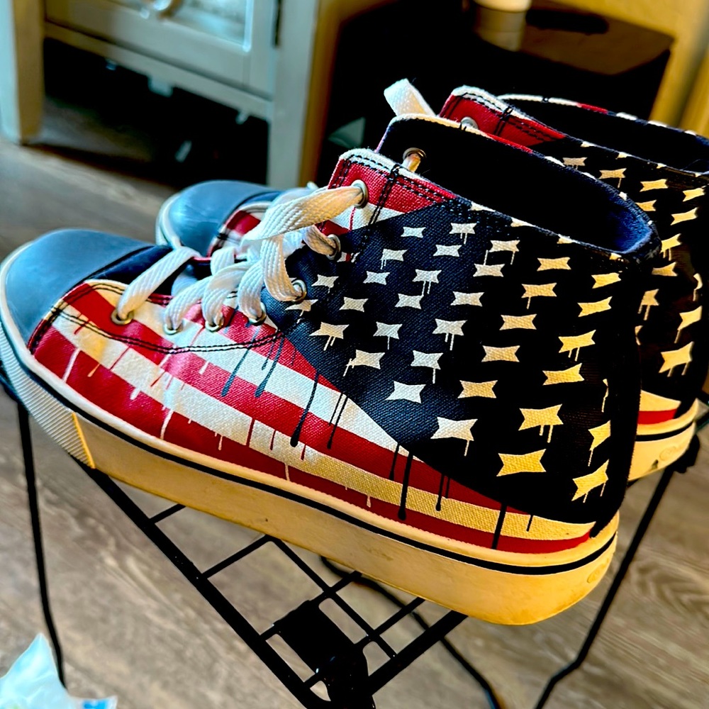 Heelys. Red wheels. USA flag, red white and blue. Size 10. EUC